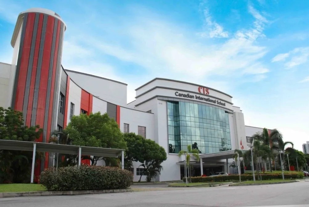 Lucerne Grand, Island Residences property details and living insights